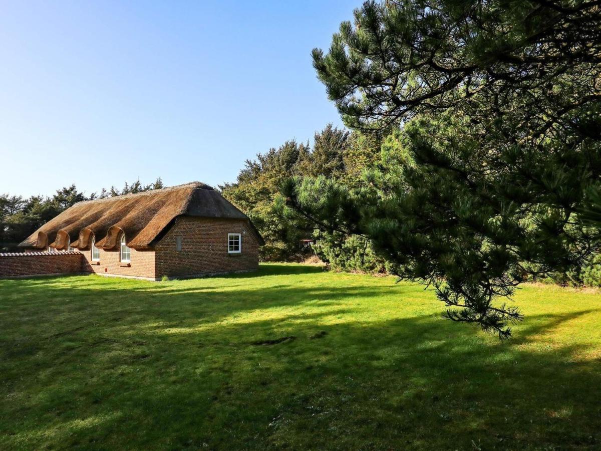 Three-Bedroom Holiday Home In Lokken 1 Экстерьер фото